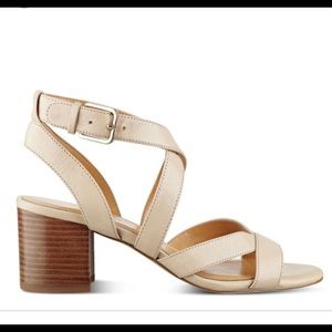 Nine West Beige Sandel size 8